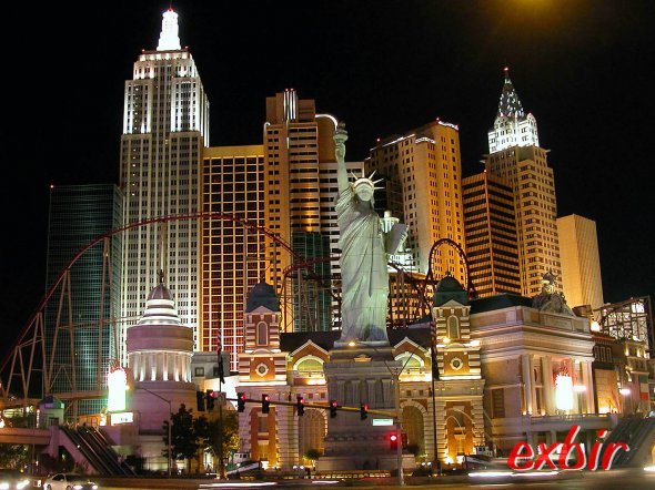 Abendlicher Blick auf das KAsino New York New York am Strip in Las Vegas. Foto: Christian Maskos