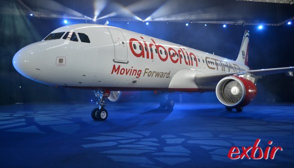 Moving Forward - lautet die neue Werbekampagne von Air Berlin und Etihad - die den Namen Etihad bekannt machen soll. Foto: Christian Maskos