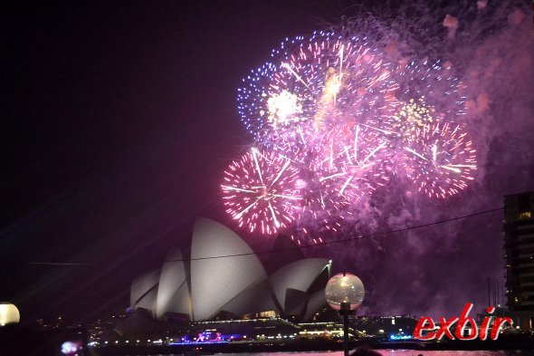 Feuerwerk in Sydney hinter und über dem weltberühmten Opernhaus. Foto: Christian Maskos