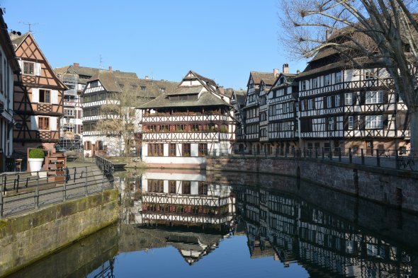 Nur wenige der zahlreichen alten Fachwerkhäuser, die man in Straßburg sehen kann.