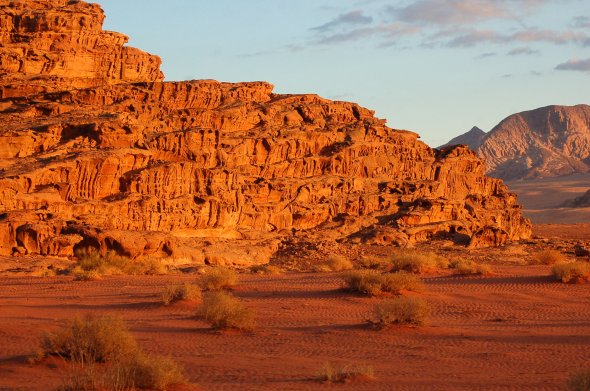 Die farbige Wüste Wadi Rum in Jordanien