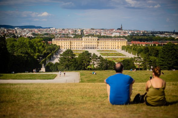 Kurze Pause. Erstmal den wunderschönen Blick auf das Schloss Schönbrunn geniessen.