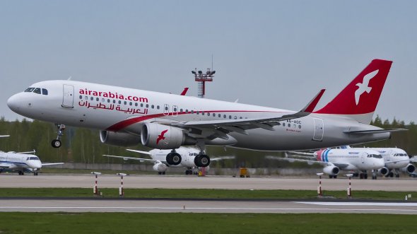 Ein Airbus A320 der arabischen AirArabia. Mit der Einflottung weiterer Maschinen kann AirArabia auch Richtung Europa noch mehr wachsen und neue Ziele aufnehmen.