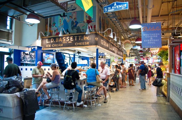 Definitiv ein Besuch wert: Die Markthalle 'Reading Terminal Market' in Philadelphia, PA