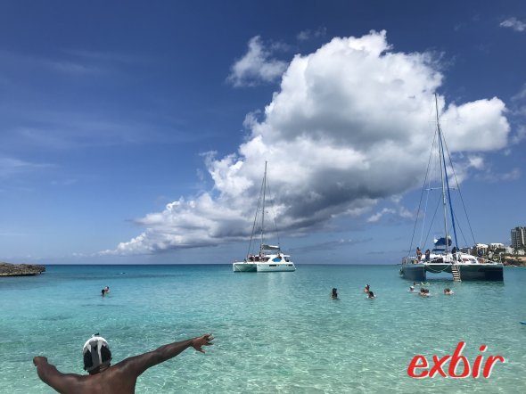 Mein 'Beachday' auf St. Maarten am Mullet Bay Beach während des Landtags mit dem Schiff, nicht weit (ca. 10min zu Fuss) vom berühmten Maho Beach auf St. Maarten entfernt.