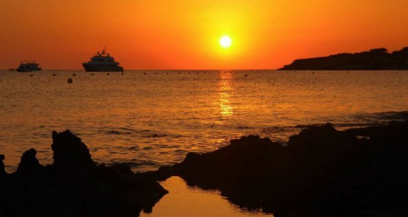 Magischer Sonnenuntergang auf Ibiza