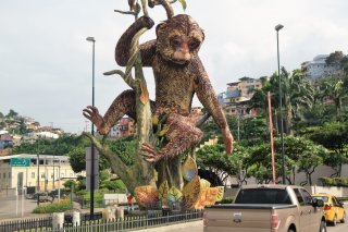 Ecuador. Guayaquil. We are about to see a famous statue, known as Monkey Machín Sculpture.